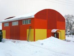ТРЦ Радуга из сэндвич-панелей, построенная компанией Альянс - ТРЦ Радуга, пгт Опарино, Кировской обл., 400 м2